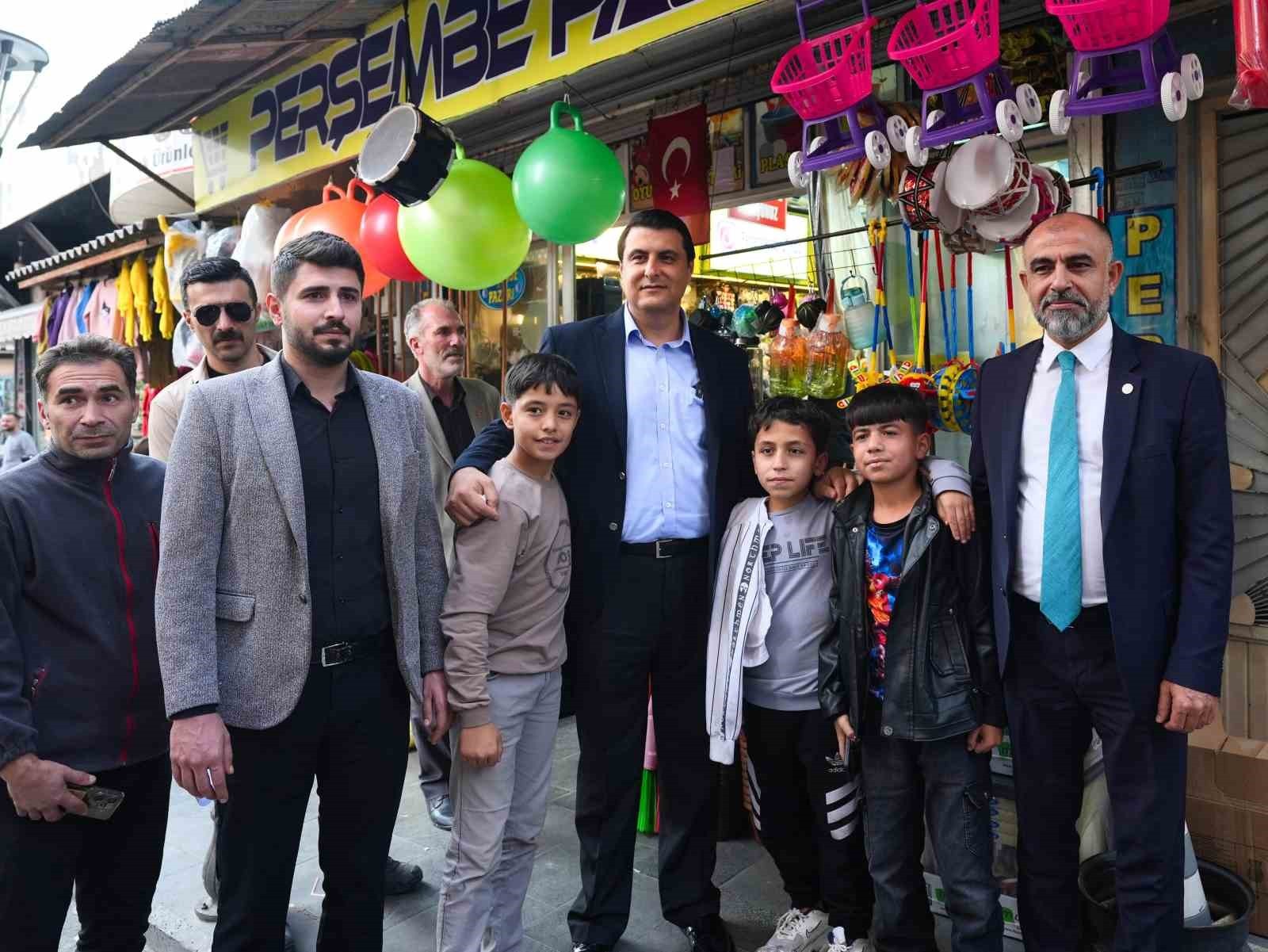 ŞEHİTKAMİL BELEDİYE BAŞKANI UMUT YILMAZ, BABA OCAĞI NİZİP’İ ZİYARET EDEREK, HEMŞEHRİLERİ VE İLÇE...