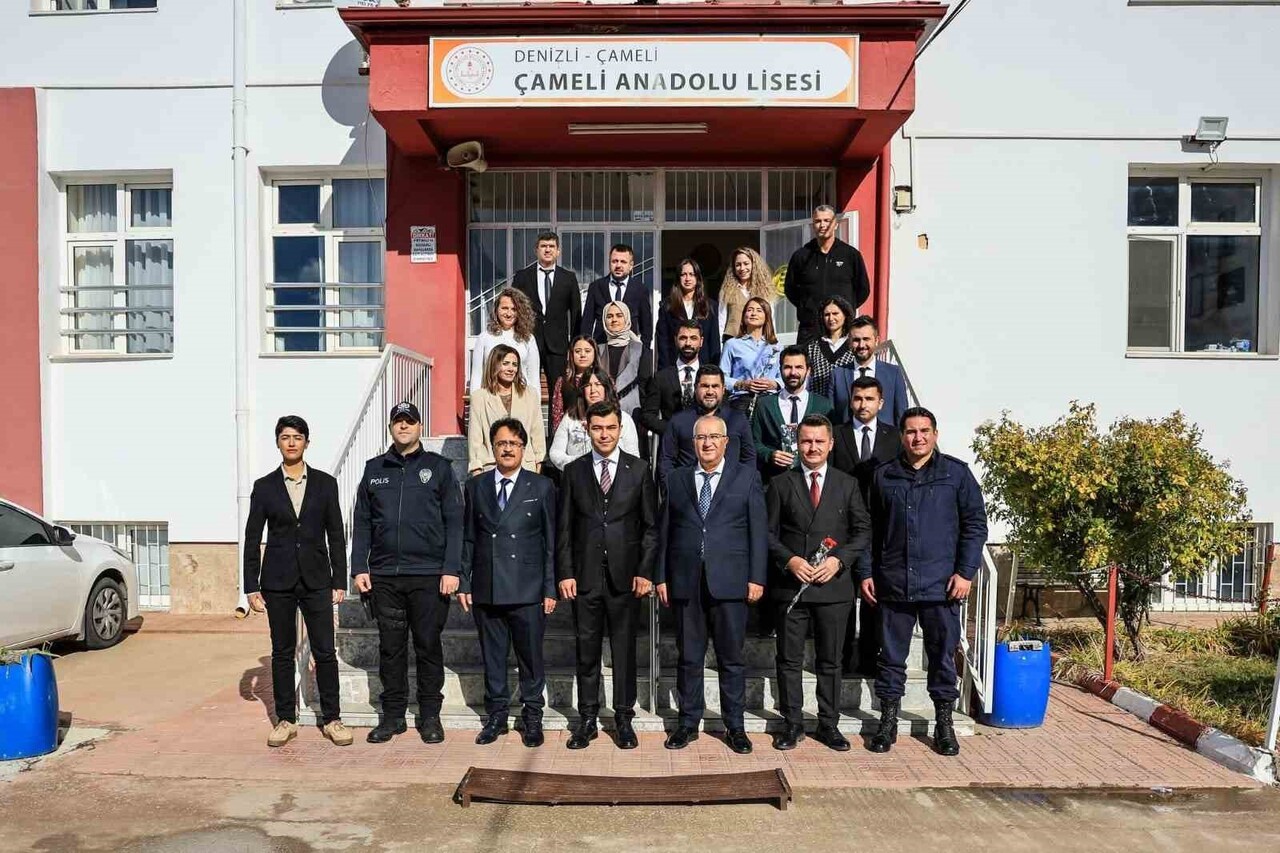 SEVGİYLE VE ÖZVERİYLE GÖREV YAPAN TÜM ÖĞRETMENLERİN ÖĞRETMENLER GÜNÜ, ÇAMELİ’NDE ANLAMLI...