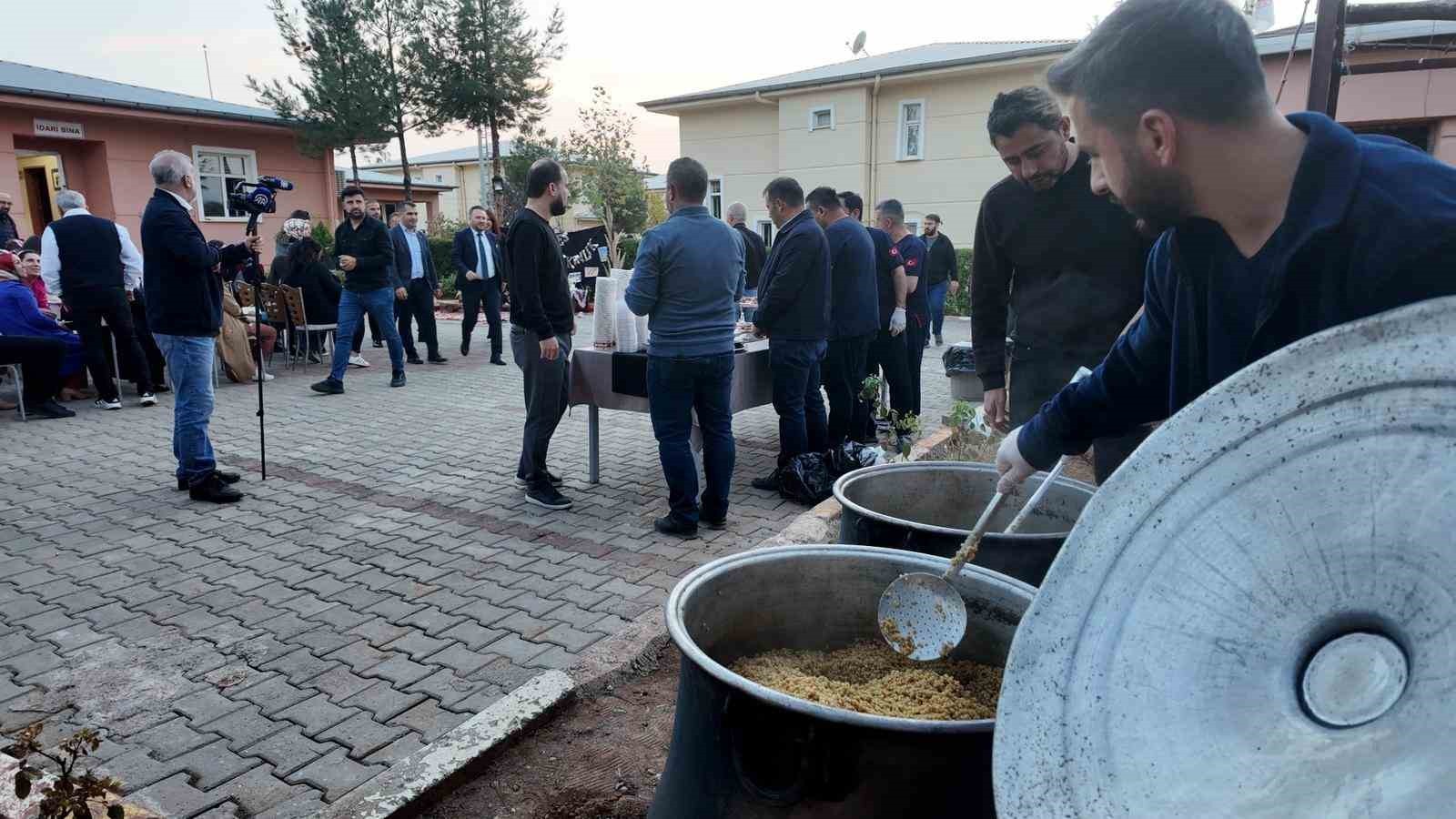 SİİRT'TE KORUMA ALTINDAKİ ÇOCUKLARLA DANUK (HAŞLANMIŞ BUĞDAY) ŞÖLENİ VE YILDIZLARIN ALTINDA AÇIK...