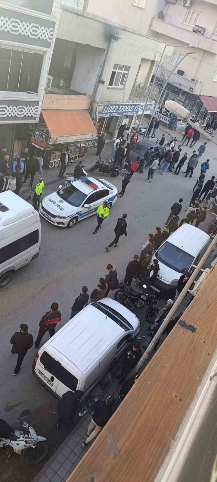 SİİRT’TE İKİ GRUP ARASINDA ÇIKAN BIÇAKLI KAVGADA 2 KİŞİ YARALANDI.