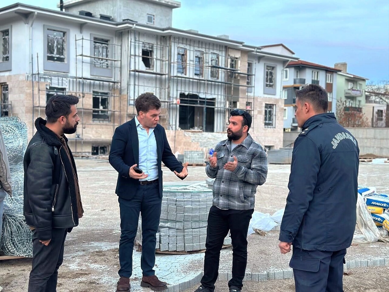 SİMAV İLÇE JANDARMA KOMUTANLIĞI HİZMET BİNASINDA SONA YAKLAŞILDI