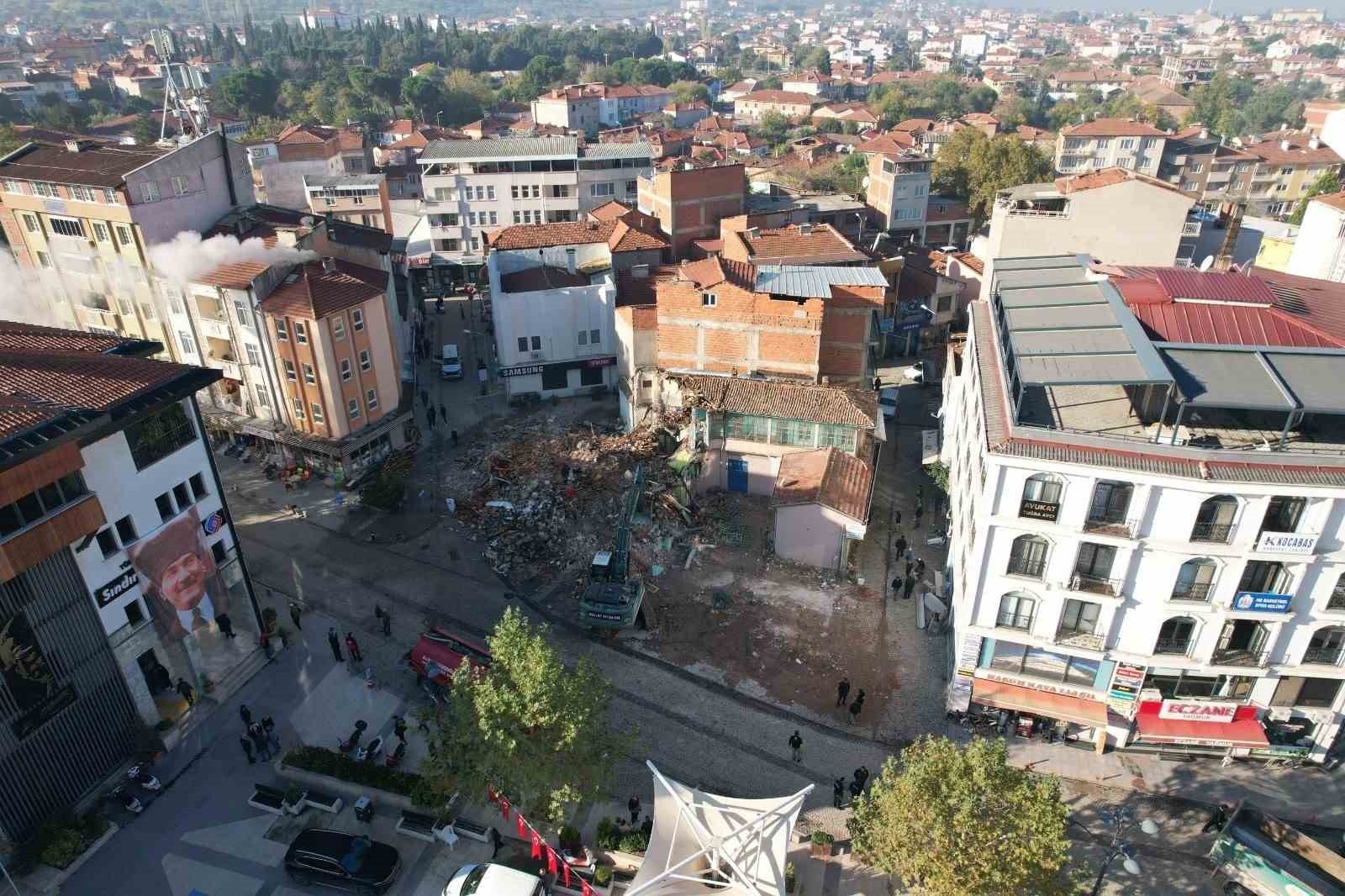 SINDIRGI "GENEL HAYATA ETKİLİ AFET BÖLGESİ" İLAN EDİLDİ (ARŞİV)