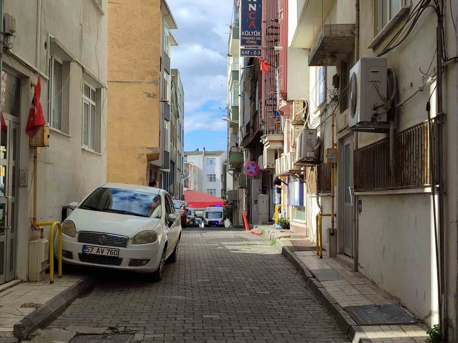 SİNOP'TA YANLIŞLIKLA ÇAMAŞIR SUYU İÇİN 3 YAŞINDAKİ ÇOCUK HASTANEYE KALDIRILDI.