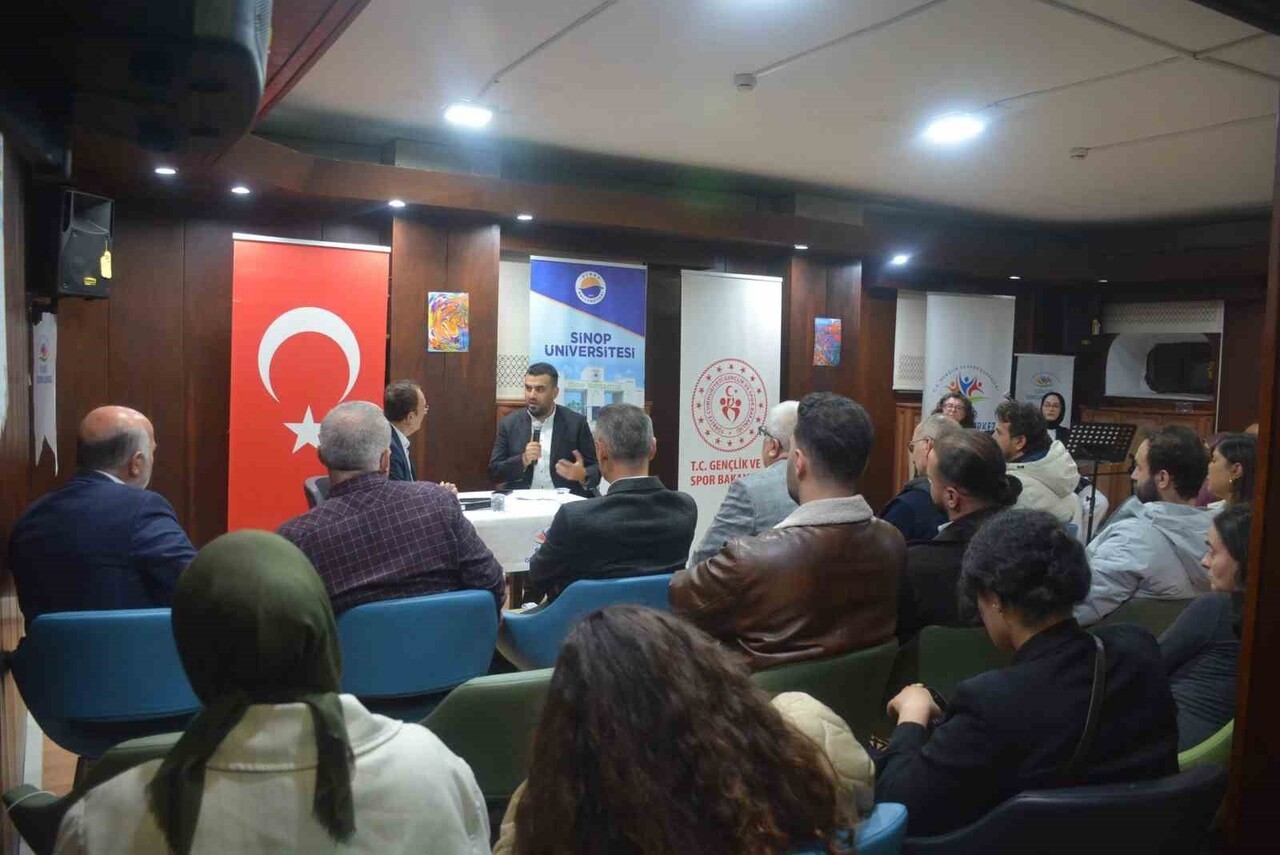 SİNOP ÜNİVERSİTESİ İLE GENÇLİK VE SPOR İL MÜDÜRLÜĞÜ’NÜN BİRLİKTE DÜZENLEDİĞİ GELENEKSEL "EDEBİYAT...