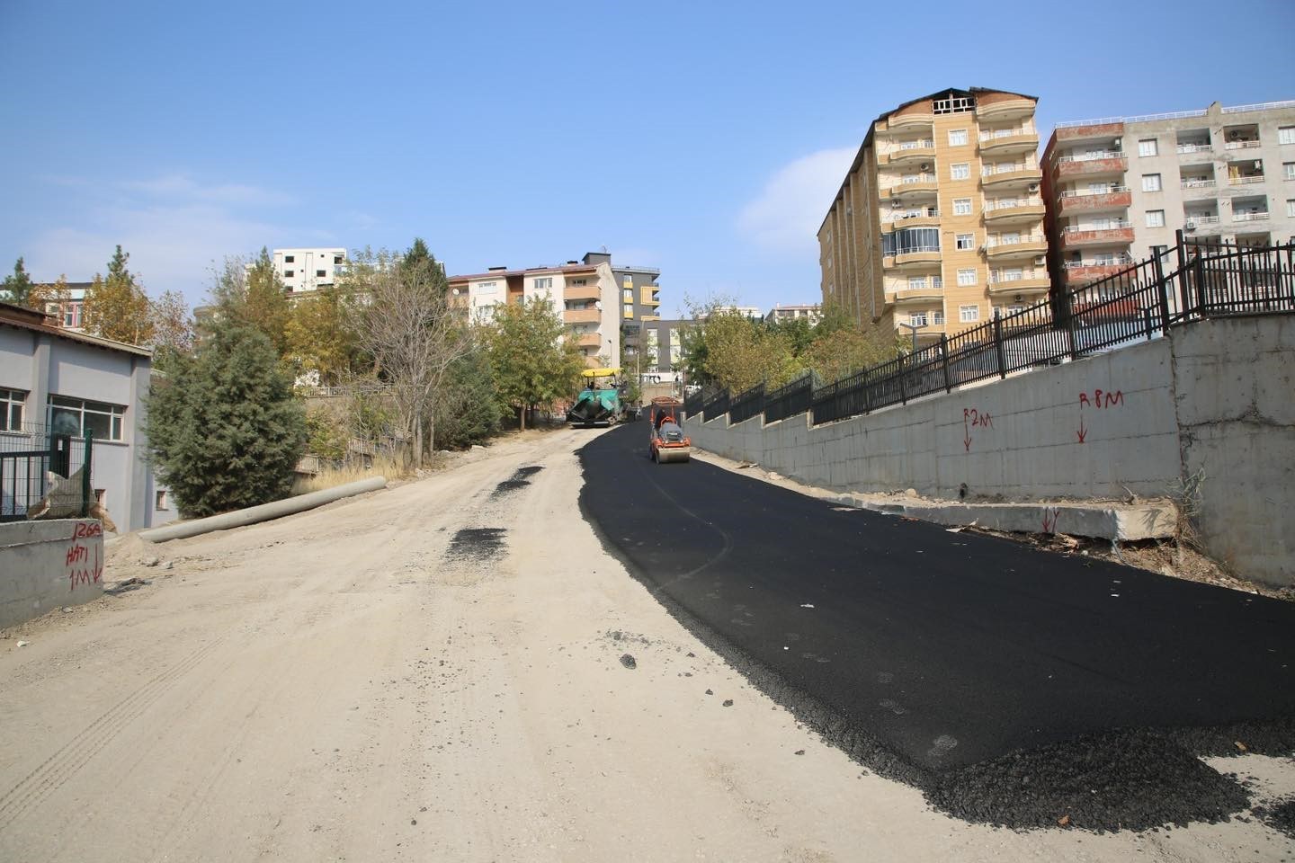 ŞIRNAK BELEDİYESİ, KENTTE UZUN SÜREDİR İHTİYAÇ DUYULAN ÖNEMLİ BİR ULAŞIM PROJESİNİ TAMAMLAYARAK...