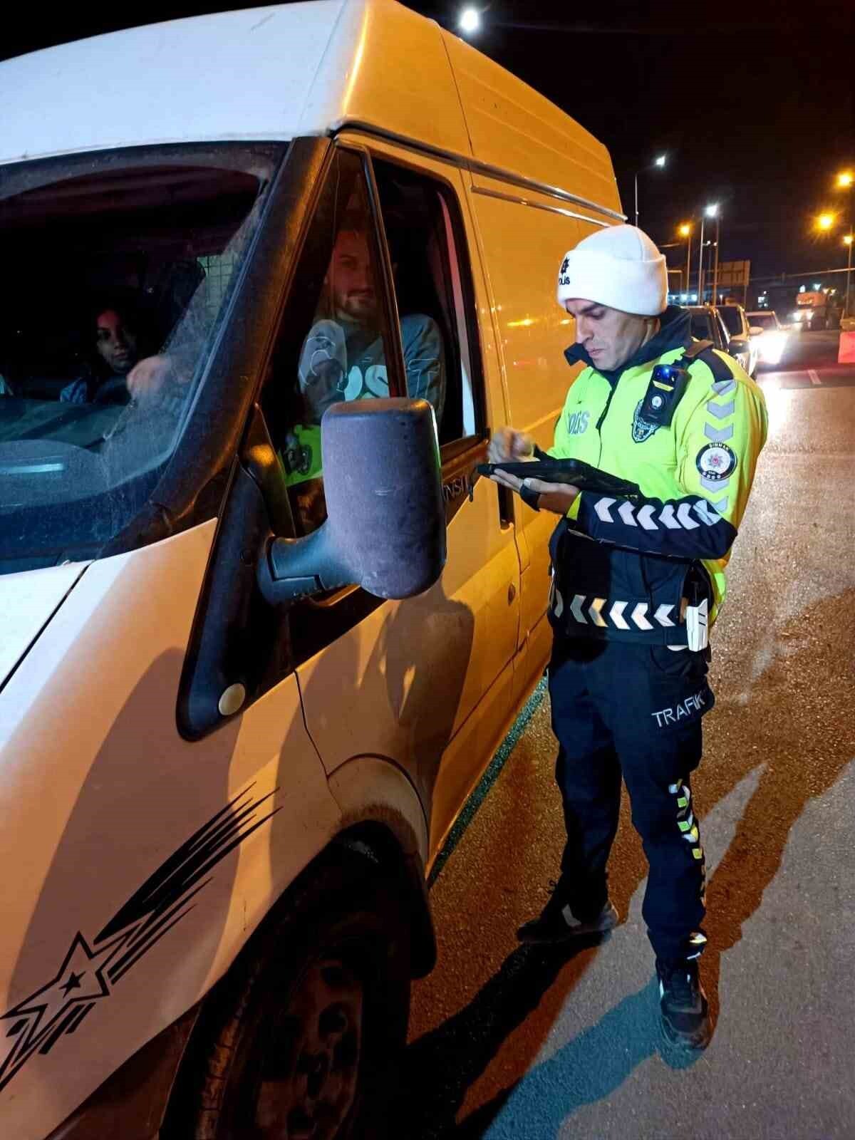 ŞIRNAK’TA HUZUR VE GÜVENLİĞİN ARTIRILMASI AMACIYLA YENİ BİR UYGULAMA HAYATA GEÇİRİLDİ. İL...