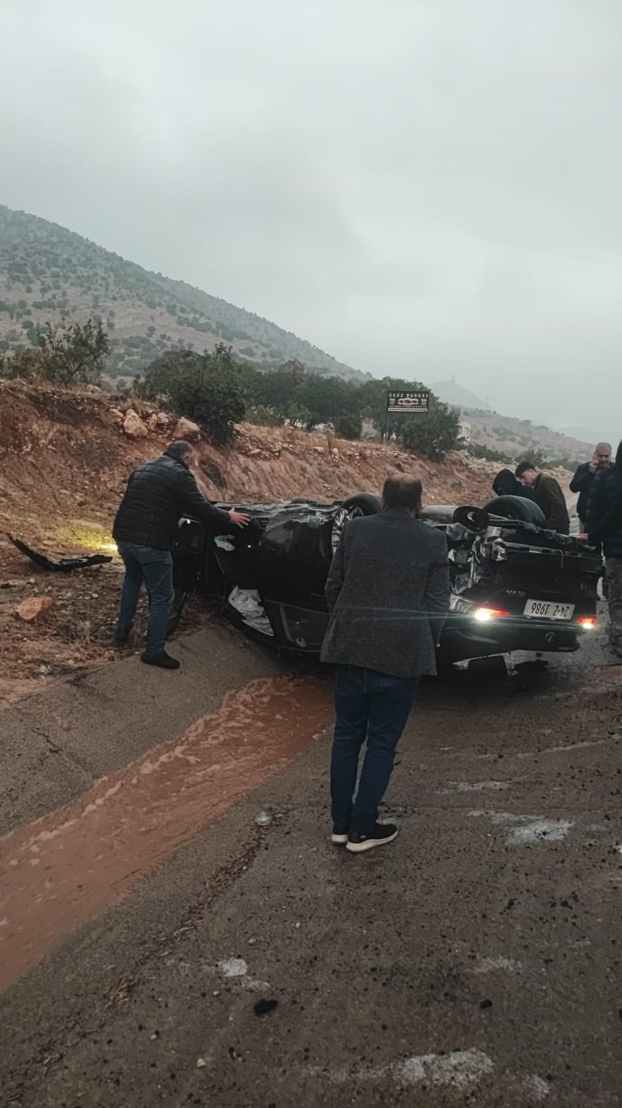 ŞIRNAK’TA OTOMOBİL TAKLA ATTI:2 YARALI