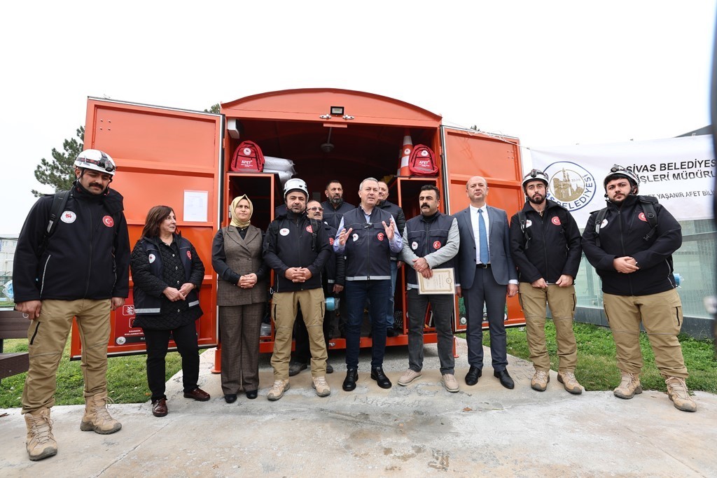SİVAS BELEDİYESİ ÖNCÜLÜĞÜNDE YÜRÜTÜLEN AFET HAZIRLIK ÇALIŞMALARI KAPSAMINDA ŞEHİRDE BİR İLK OLAN...