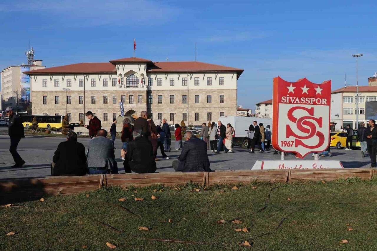 SİVASSPOR’UN YAZ TRANSFERİ LUAN CAMPOS'UN, İLK YARIYI TAMAMLAMADAN ADETA SİVAS’TAN KAÇMASI 2009...