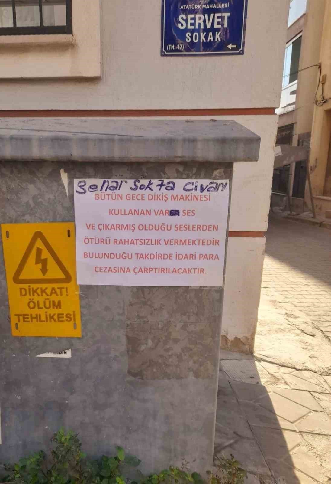 SOKAK BAŞINA AFİŞ ASTILAR