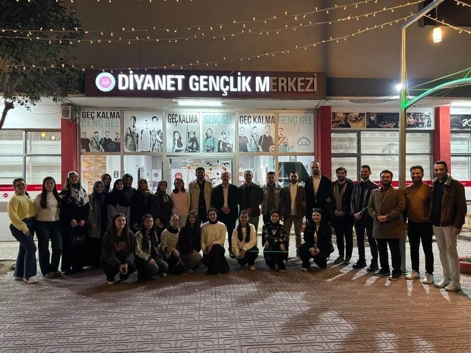 SOMA DİYANET GENÇLİK EKİBİ, AKHİSAR DİYANET GENÇLİK MERKEZİ’NDE DÜZENLENEN BULUŞMADA AĞIRLANDI....