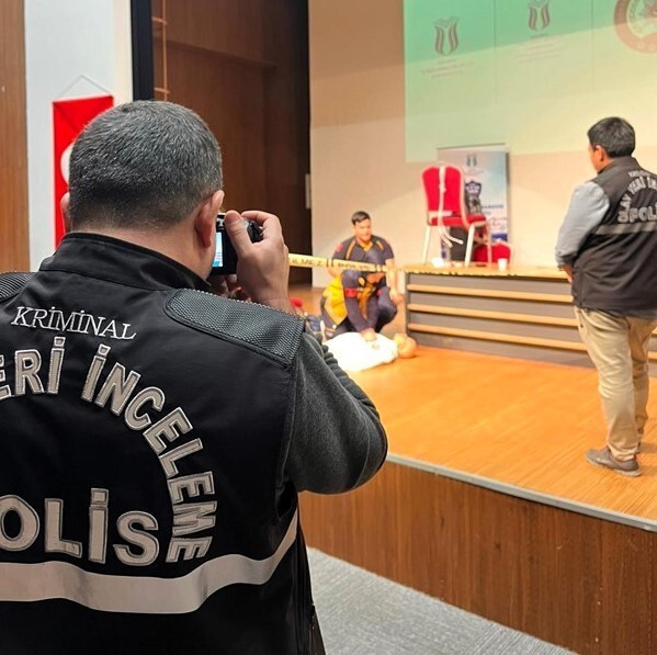 SUBÜ’DE DÜZENLENEN ETKİNLİKTE, HASTANE ÖNCESİ ADLİ VAKALARDA PARAMEDİKLERİN GÖREV VE...