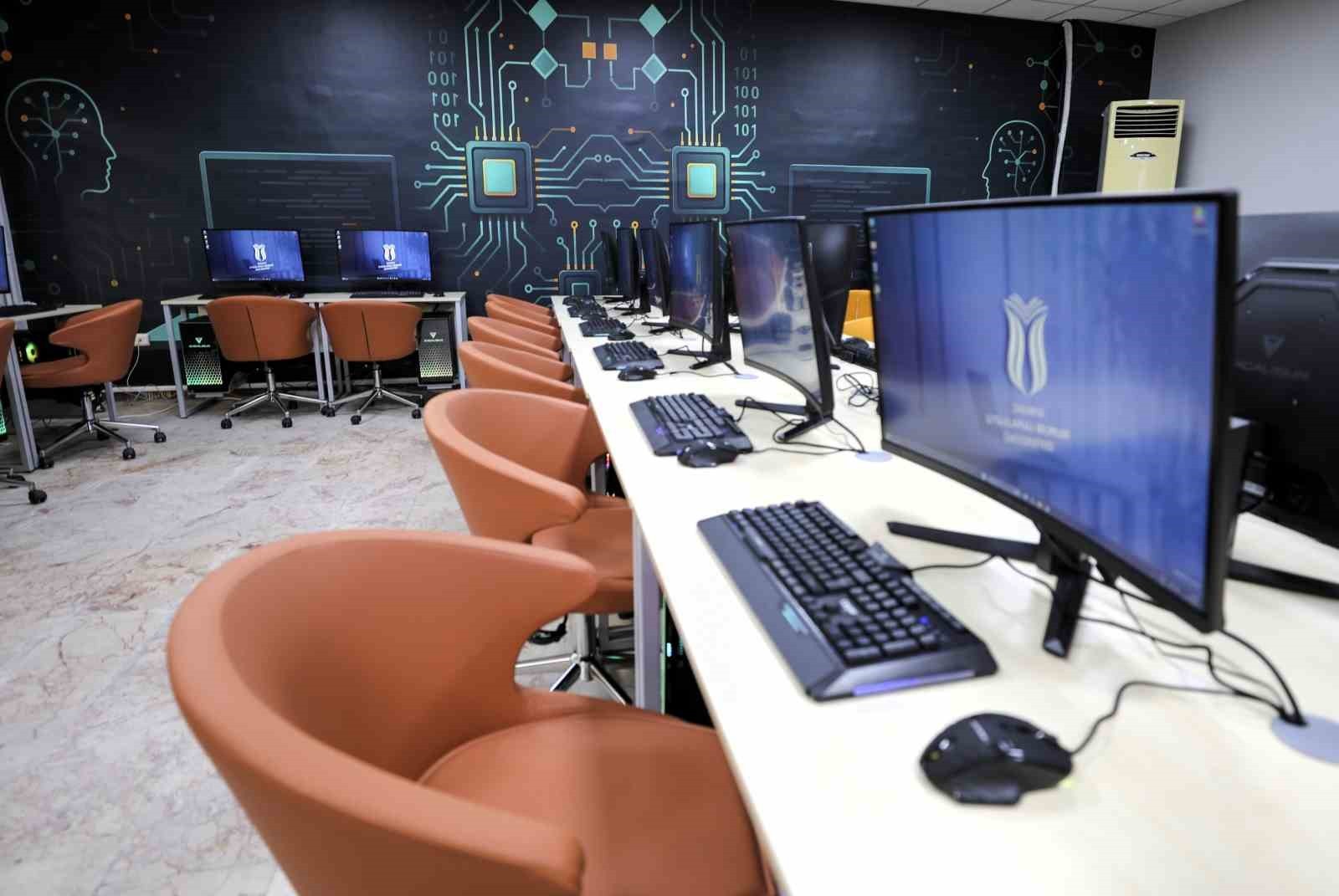 SUBÜ TEKNOLOJİ FAKÜLTESİ’NDE ‘YAZILIM GELİŞTİRME VE SİSTEM LABORATUVARI’ AÇILDI. LABORATUVAR...