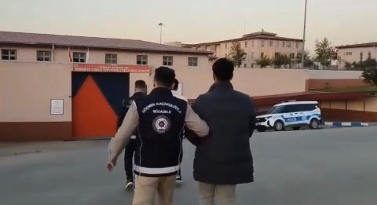 ŞÜPHELİLERİN ADLİYE VE CEZA EVİNE SEVKİ