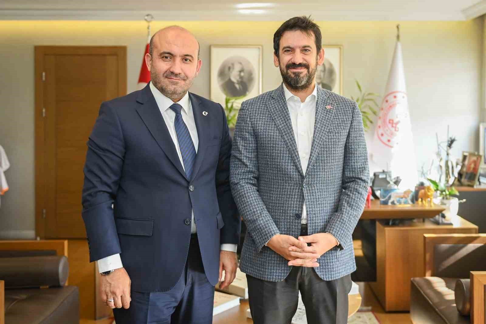 T.C. KÜLTÜR VE TURİZM BAKAN YARDIMCISI DR. BATUHAN MUMCU'YA ZİYARETTE BULUNAN AK PARTİ ESKİŞEHİR...