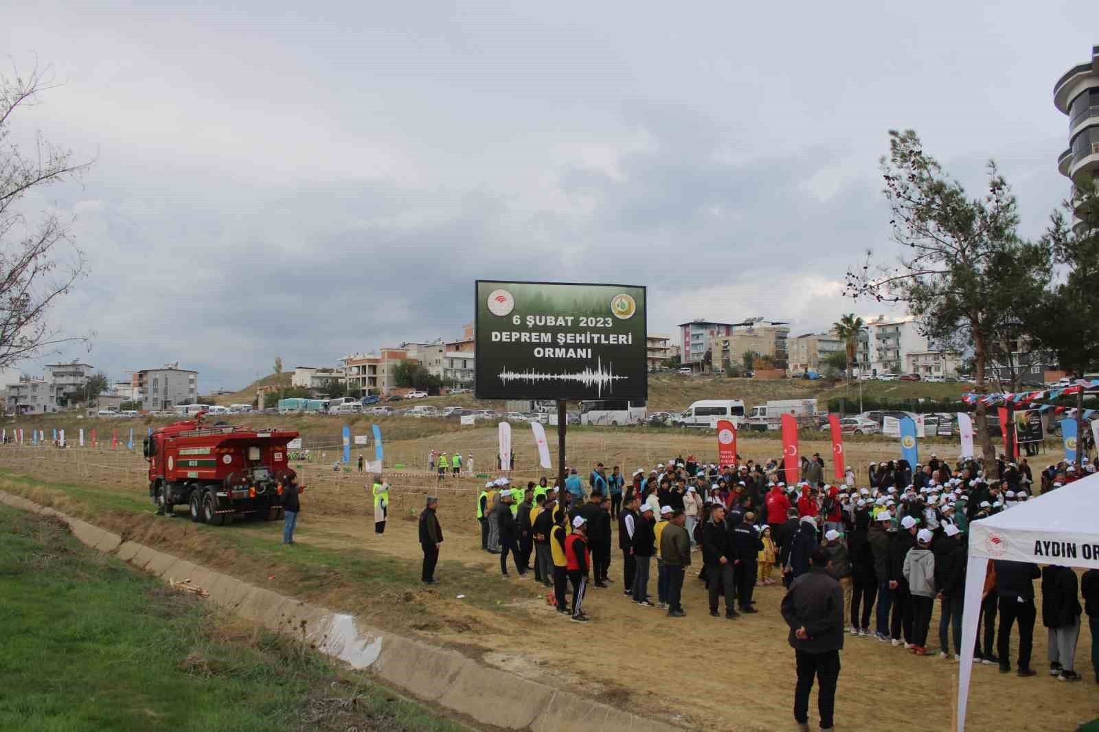 TARIM VE ORMAN BAKANLIĞI KOORDİNESİNDE BAŞLATILAN AĞAÇLANDIRMA SEFERBERLİĞİ ÇERÇEVESİNDE AYDIN’IN...