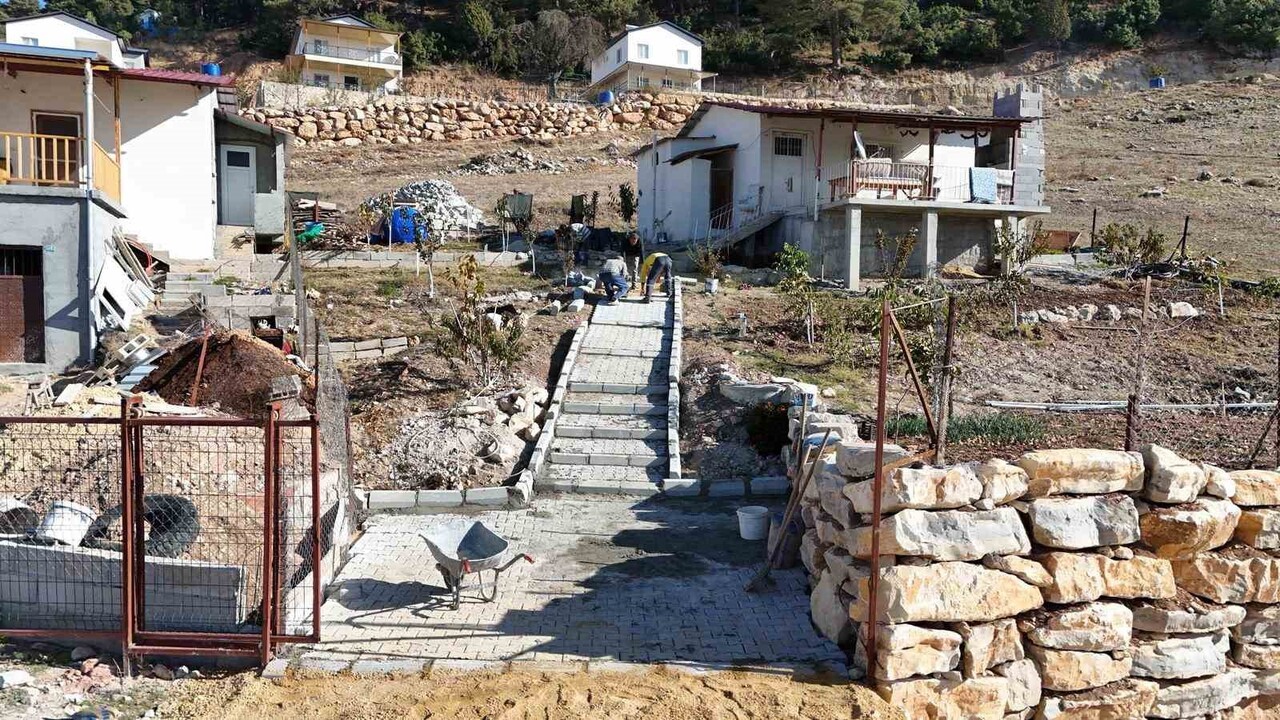 TARSUS BELEDİYESİ, ÇUKURBAĞ MAHALLESİ’NDE ENGELLİ BİREYLERİN GÜVENLİ ULAŞIMI İÇİN TALEP ÜZERİNE...