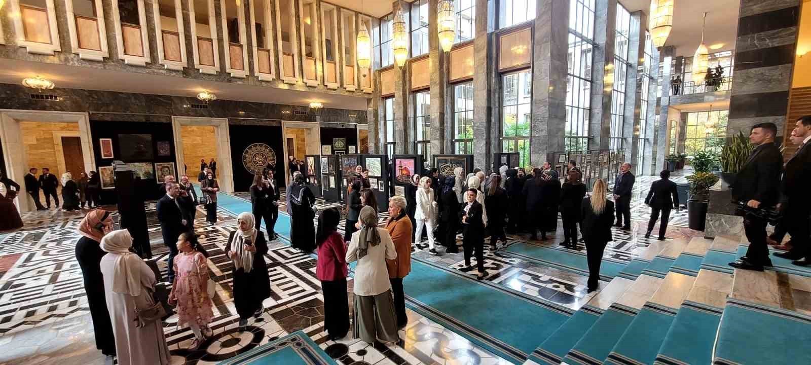 TBMM'DE GAZZE KONULU "HİLALİN IŞIĞINDA" SANAT SERGİSİ AÇILDI