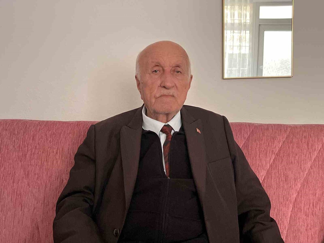TEKİRDAĞ'IN HAYRABOLU İLÇESİNDE YAŞAYAN 85 YAŞINDAKİ EMEKLİ ÖĞRETMEN MUSTAFA KOÇ, MESLEĞE...