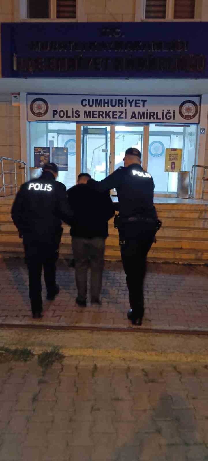 TEKİRDAĞ MURATLI’DA BİR FABRİKANIN BAHÇESİNDEN 1 MİLYON TL DEĞERİNDEKİ BAKIR ENERJİ KABLOLARINI...