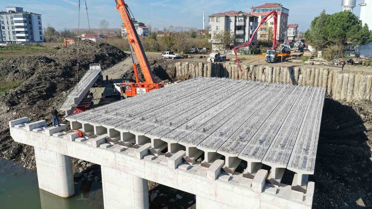 TERME BELEDİYE BAŞKANI ŞENOL KUL, FENK VE YENİMAHALLELERİNİ BİRBİRİNE BAĞLAYACAK OLAN BULVAR YOLU...