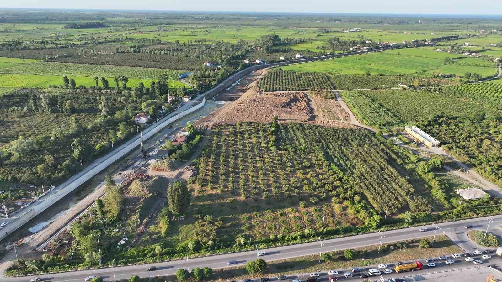 TERME BELEDİYE BAŞKANI ŞENOL KUL İLÇEDE YÜRÜTÜLEN GALERİCİLER SİTESİ PROJESİNDE İNŞAAT...