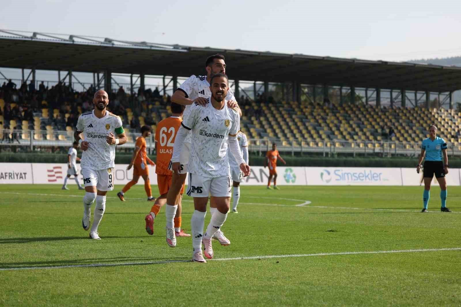 TFF 2. LİG KIRMIZI GRUP 12. HAFTA MÜCADELESİNDE ALİAĞA FK, SAHASINDA KARŞILAŞTIĞI  ADANASPOR'U 7-1...