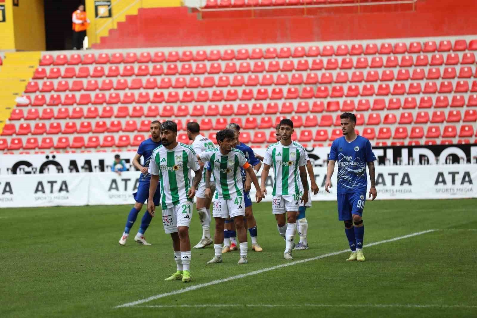 TFF 3.LİG 2.GRUP EKİPLERİNDEN ERCİYES 38 FK EVİNDE LİDER 12 BİNGÖLSPOR İLE 1-1 BERABERE KALDI....