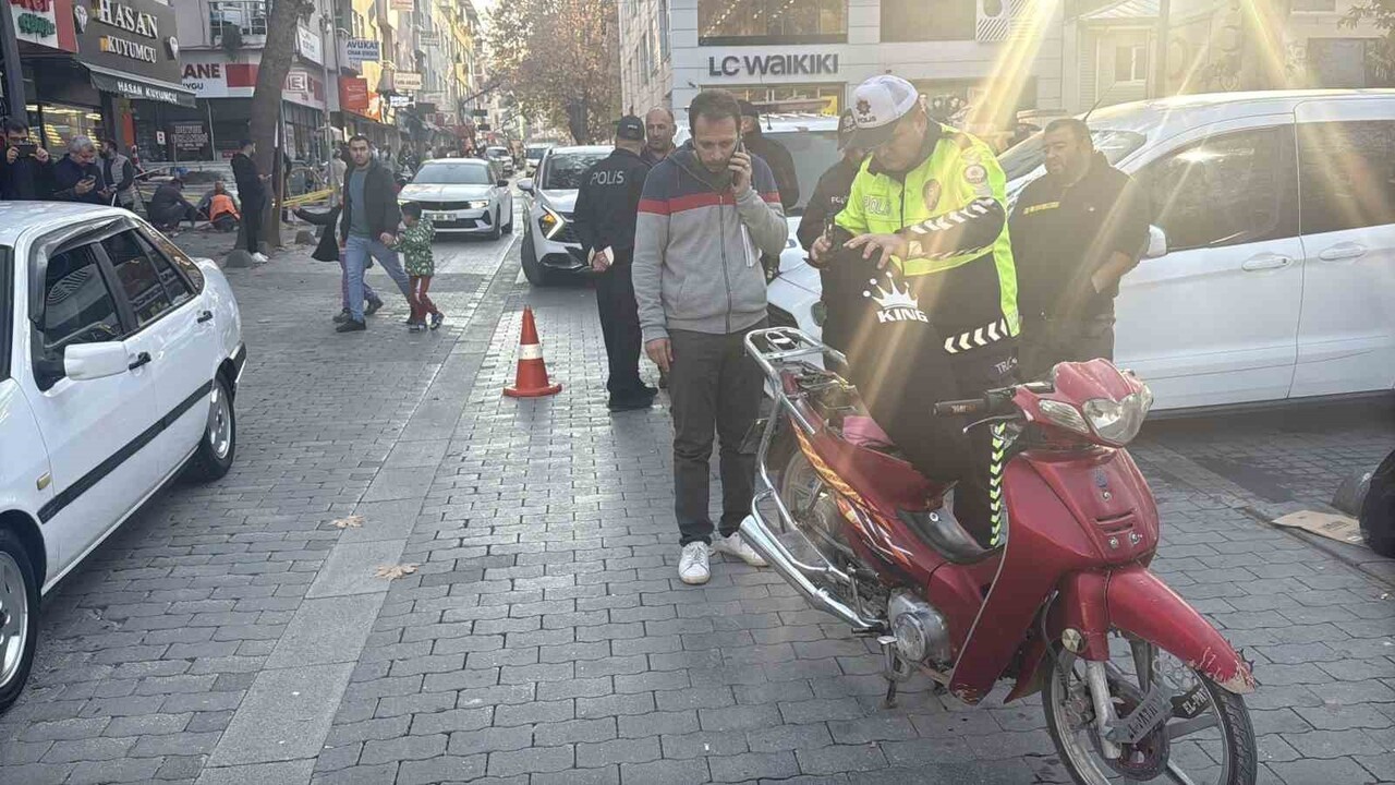 TOKAT (İHA) - TOKAT'IN ERBAA İLÇESİNDE TRAFİK DENETİMİNDE SAHTE PLAKA TAKILI MOTOSİKLET...