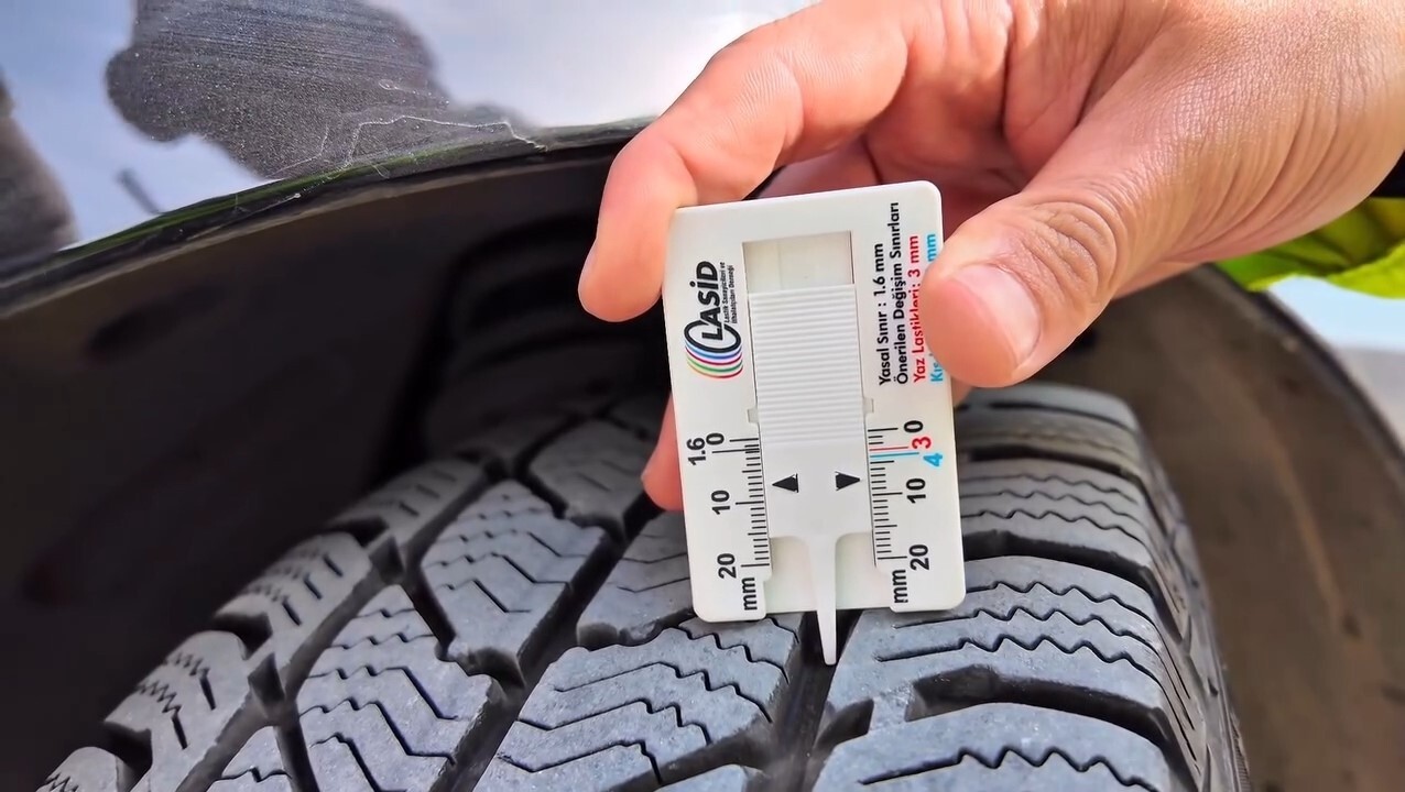 TRAFİK EKİPLERİ, KIŞ LASTİĞİ ZORUNLULUĞU KAPSAMINDA YÜK VE YOLCU TAŞIYAN ARAÇLARDA DENETİMLERİNİ...