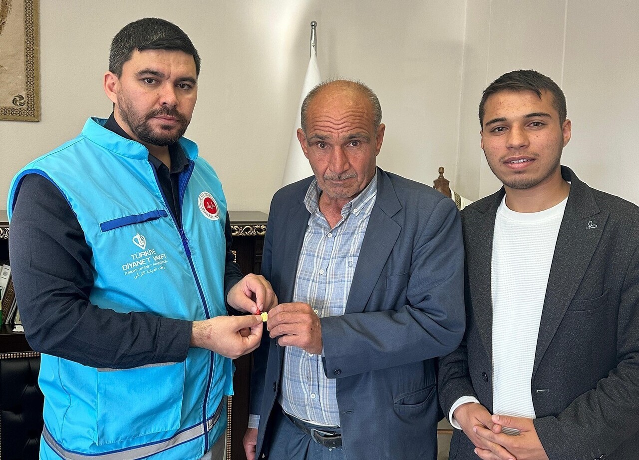 TRAFİK KAZASINDA ÖLEN KIZININ KAZANDIĞI ALTIN ÖDÜLÜ FİLİSTİN’E BAĞIŞLANDI. BABA HANİFİ ŞİMŞEK...