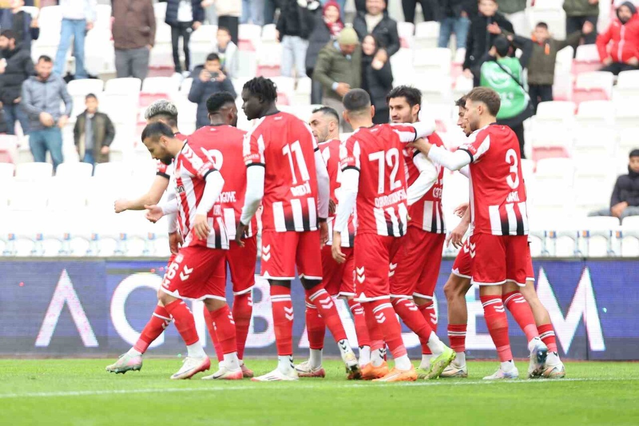 TRENDYOL 1. LİG'İN 15. HAFTASINDA ÖZBELSAN SİVASSPOR, EVİNDE KARŞILAŞTIĞI BOLUSPOR'U 1-0 MAĞLUP...
