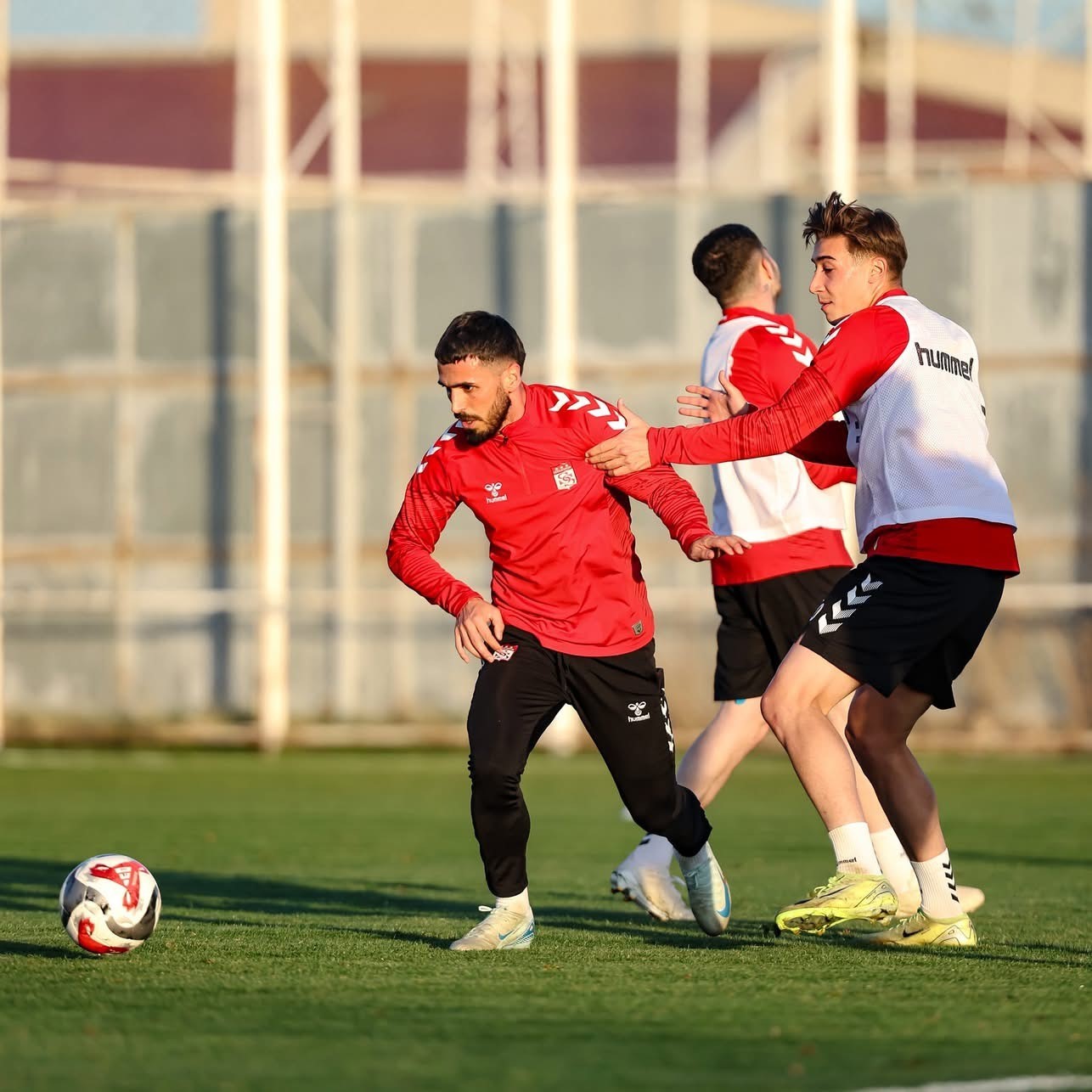 TRENDYOL 1. LİG’İN 13. HAFTASINDA SAHASINDA MANİSA FK’YI KONUK EDECEK OLAN ÖZBELSAN SİVASSPOR...