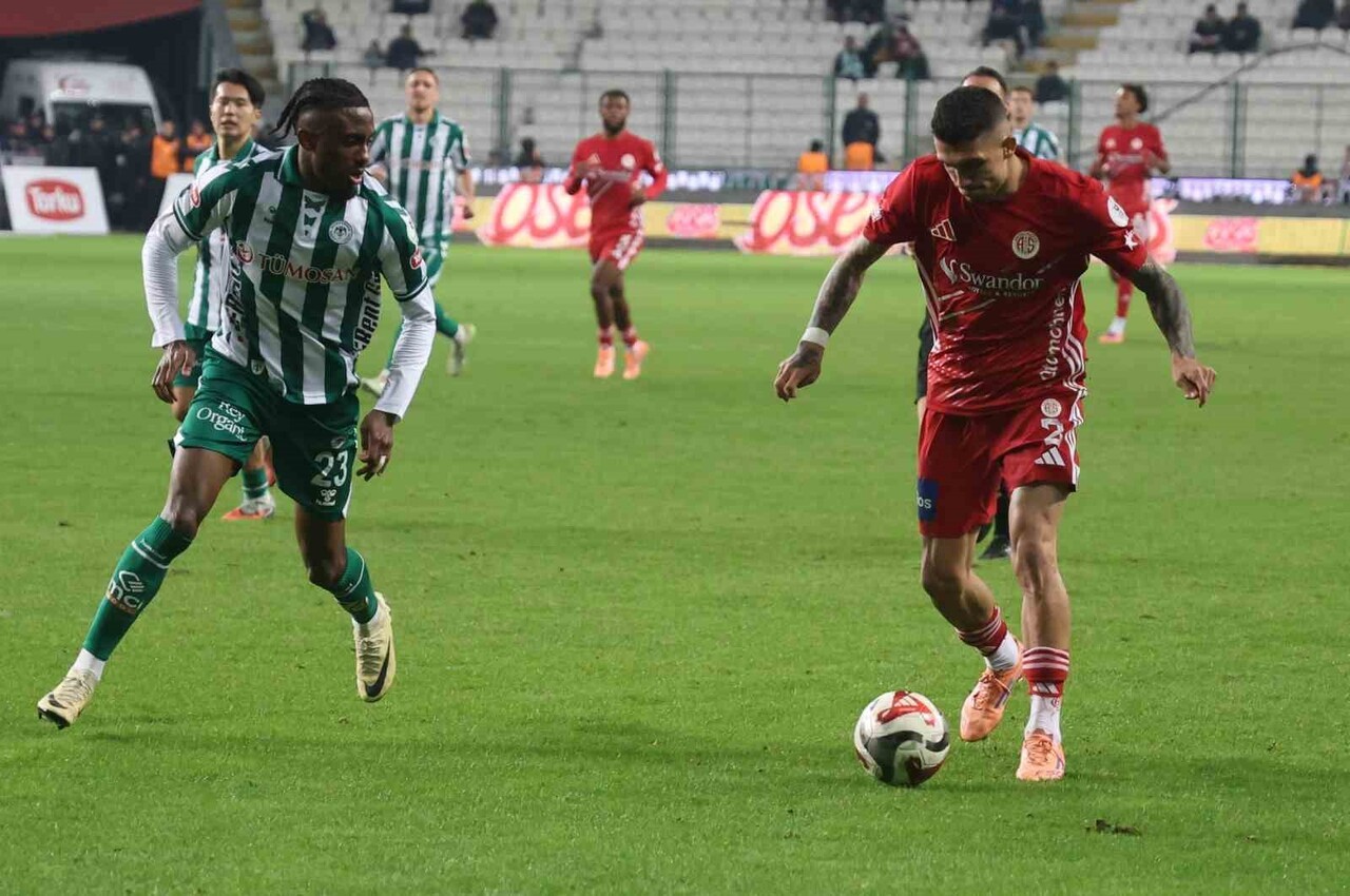 TRENDYOL SÜPER LİG'İN 13. HAFTASINDA KONYASPOR, SAHASINDA KARŞILAŞTIĞI ANTALYASPOR’LA 0-0 BERABERE...