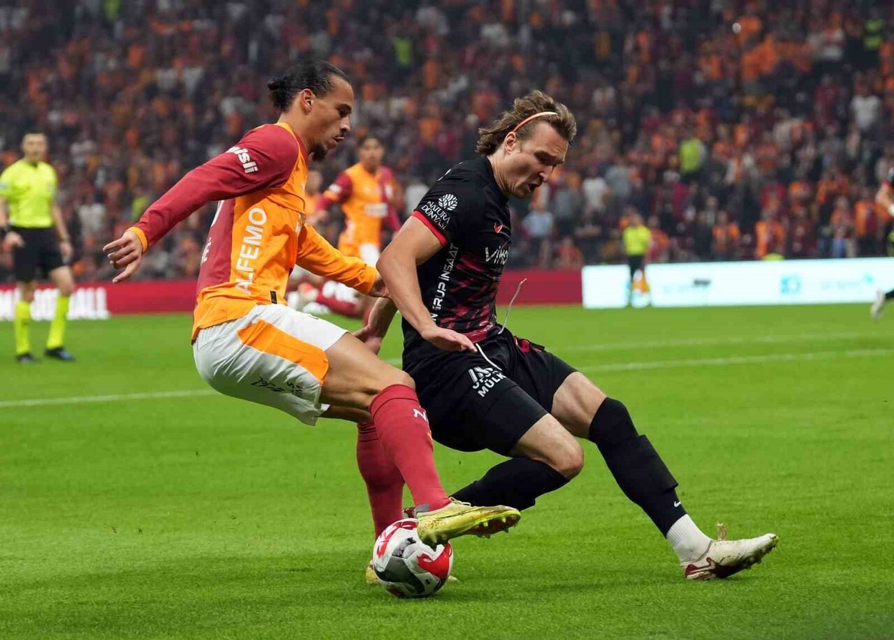 TRENDYOL SÜPER LİG’İN 13. HAFTASINDA GALATASARAY, KONUK ETTİĞİ GENÇLERBİRLİĞİ’Nİ 3-2’LİK SKORLA...