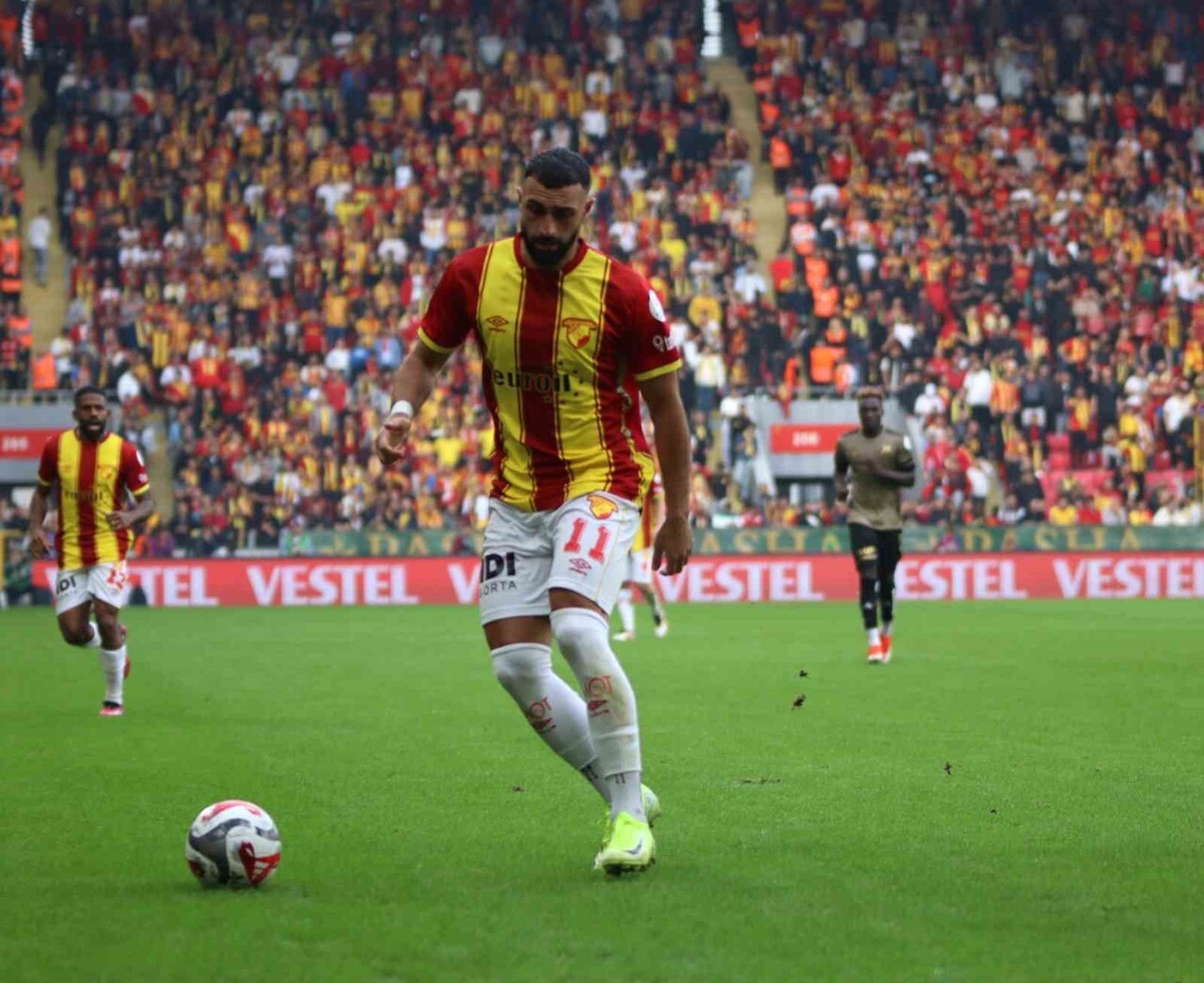 TRENDYOL SÜPER LİG’İN 13. HAFTASINDA GÖZTEPE, SAHASINDA KARŞILAŞTIĞI KOCAELİSPOR İLE GOLSÜZ...
