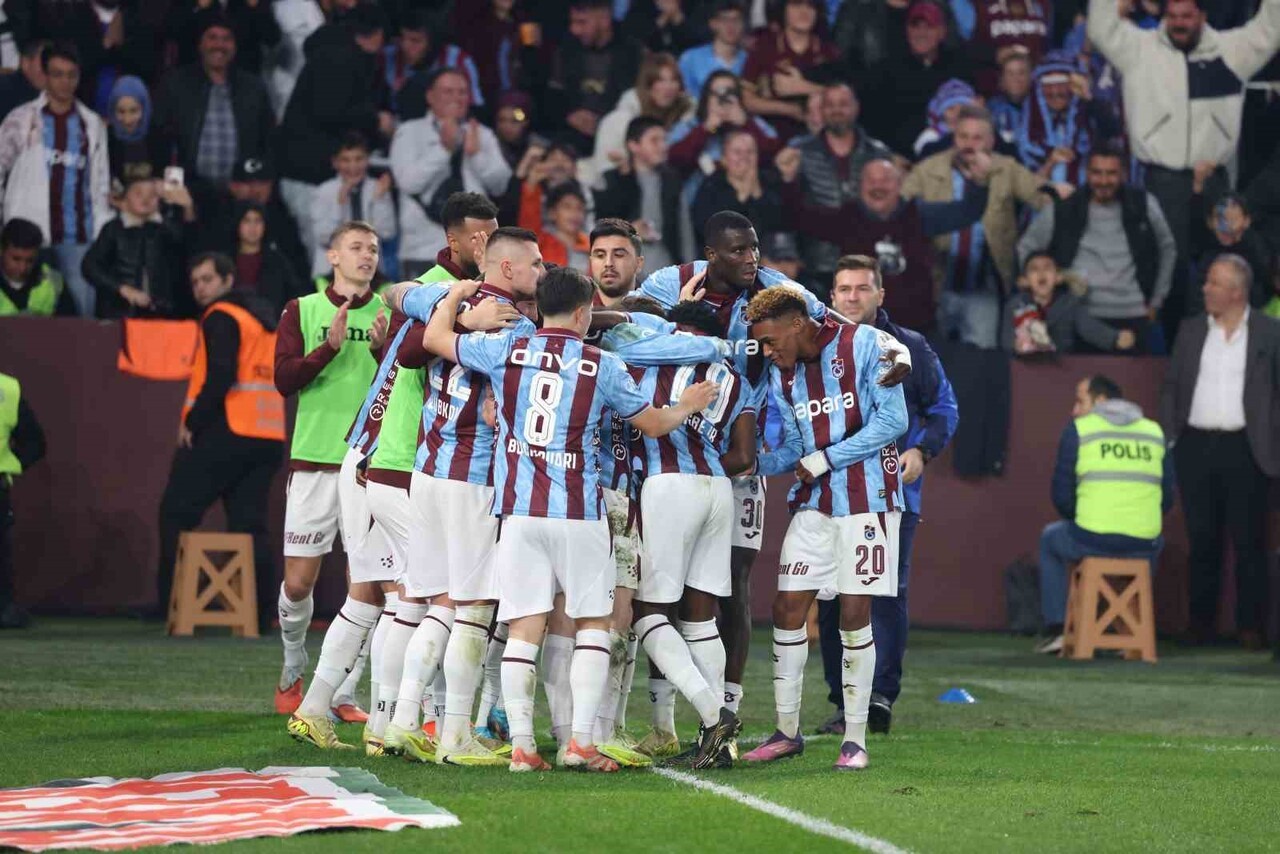 TRENDYOL SÜPER LİG’İN 14. HAFTASINDA TRABZONSPOR, SAHASINDA KONYASPOR'U 3-1 MAĞLUP ETTİ.