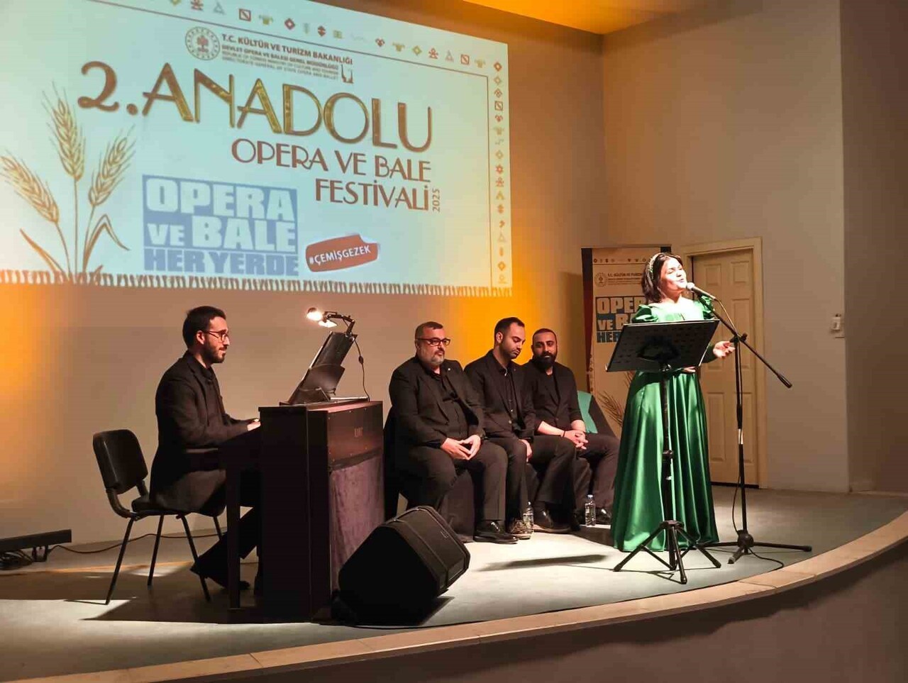 TUNCELİ’NİN ÇEMİŞGEZEK İLÇESİ, KÜLTÜR SANAT TARİHİNDE İLK KEZ SAHNELENEN OPERA VE BALE İLE BİR...