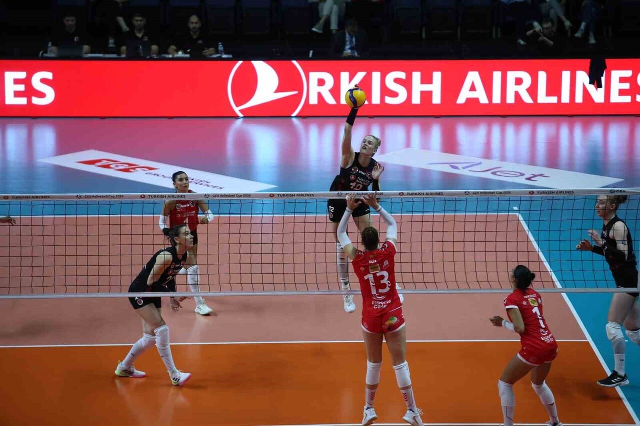 TÜRK HAVA YOLLARI, 2026 CEV KUPASI 16'LI FİNALLER TURU İLK MAÇINDA SAHASINDA İSPANYA'NIN AVARCA DE...