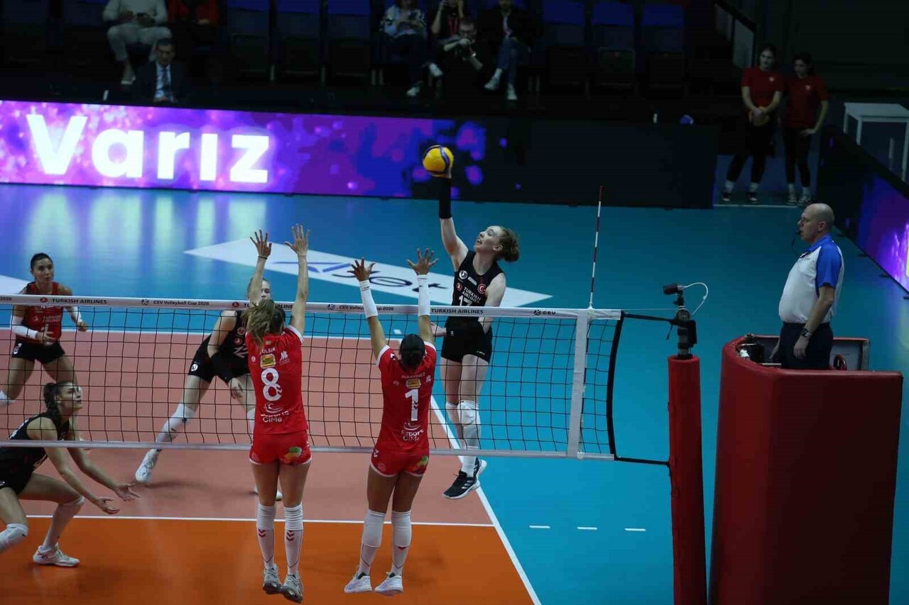 TÜRK HAVA YOLLARI, 2026 CEV KUPASI 16'LI FİNALLER TURU İLK MAÇINDA SAHASINDA İSPANYA'NIN AVARCA DE...