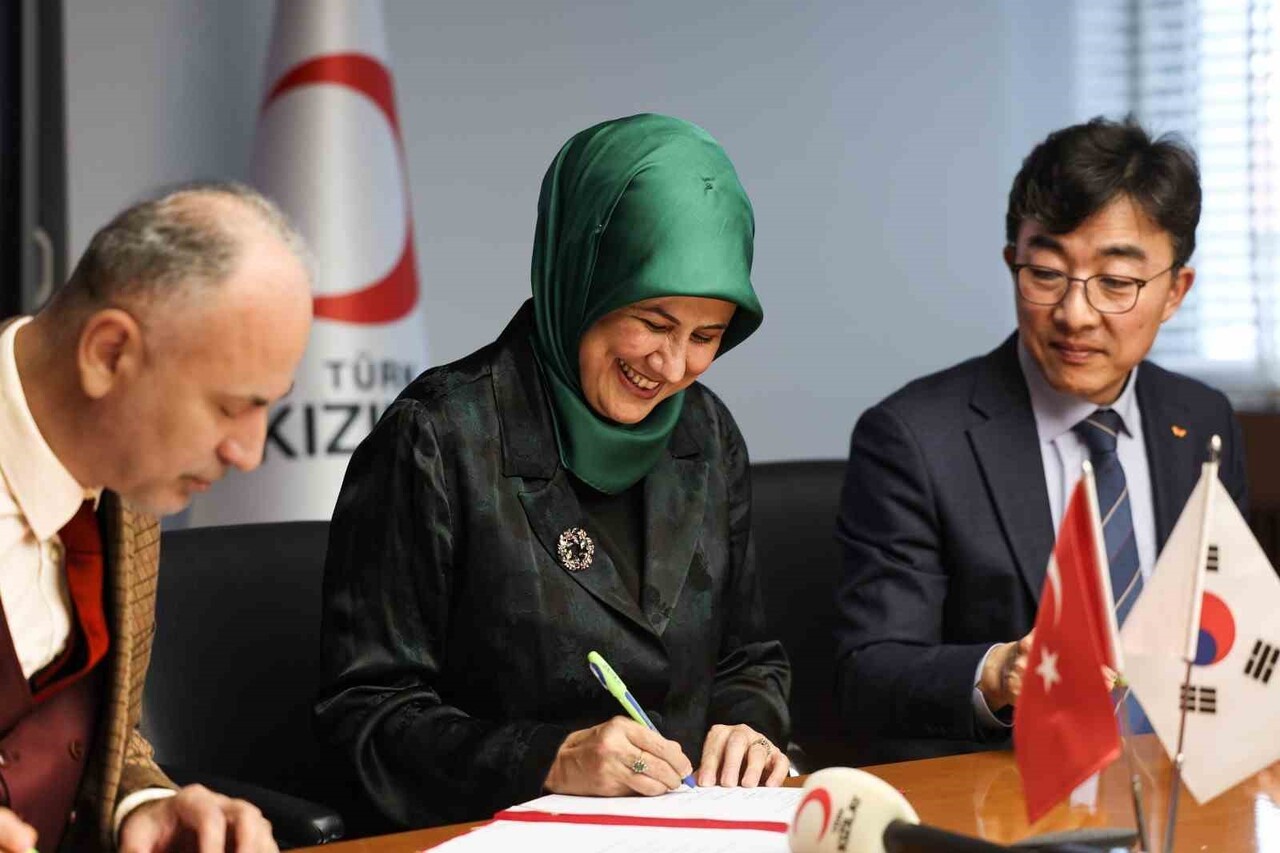 TÜRK KIZILAY VE GÜNEY KORELİ İLAÇ ŞİRKETİ SK PLASMA, TÜRKİYE’NİN İLK PLAZMA KAYNAKLI İLAÇ ÜRETİM...