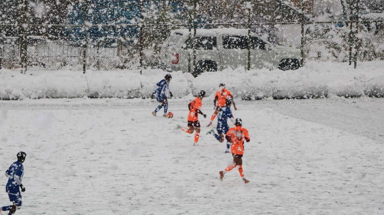 TURKCELL KADIN FUTBOL SÜPER LİGİ'NİN 9. HAFTASINDA TRABZONSPOR, DEPLASMANDA HAKKARİGÜCÜ’NÜ 2-1...