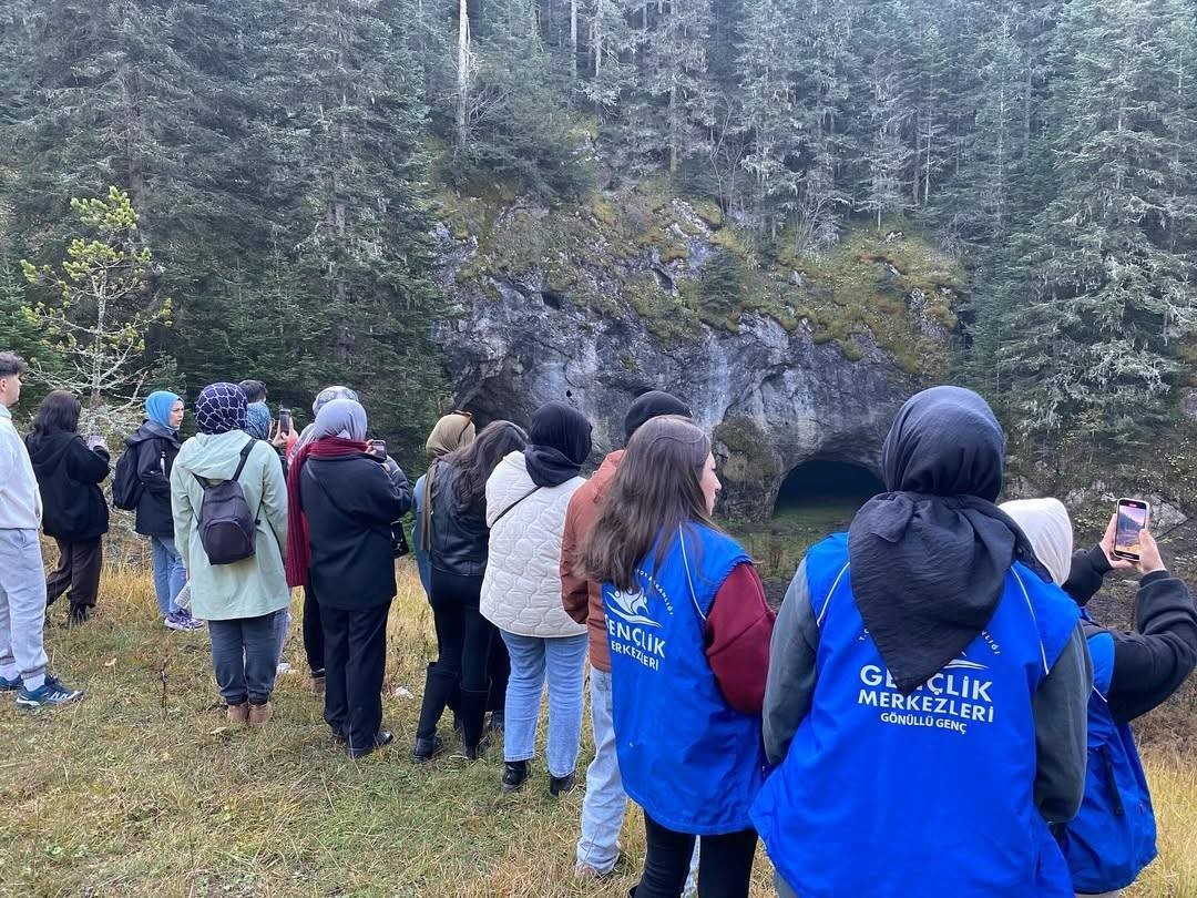 TÜRKELİ'DE DOĞA YÜRÜYÜŞÜ, RENKLİ ETKİNLİKLERLE TAMAMLANDI SİNOP'UN TÜRKELİ İLÇESİNE BAĞLI ÇATAK...