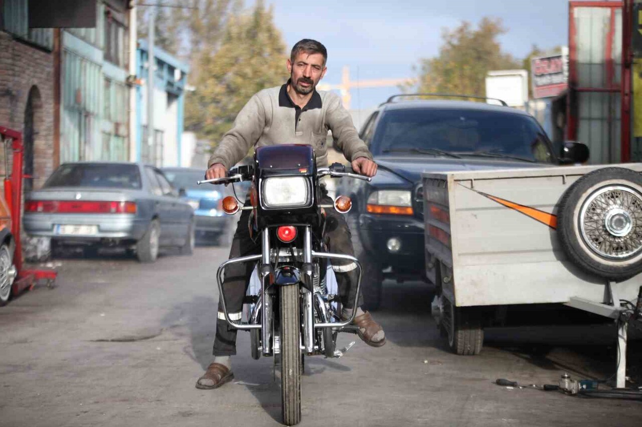 TÜRKİYE'DE UZUN YILLAR MOTOSİKLET TUTKUNLARININ İLGİSİNİ ÇEKEN VE KÖYDE, ŞEHİRDE KULLANILARAK...