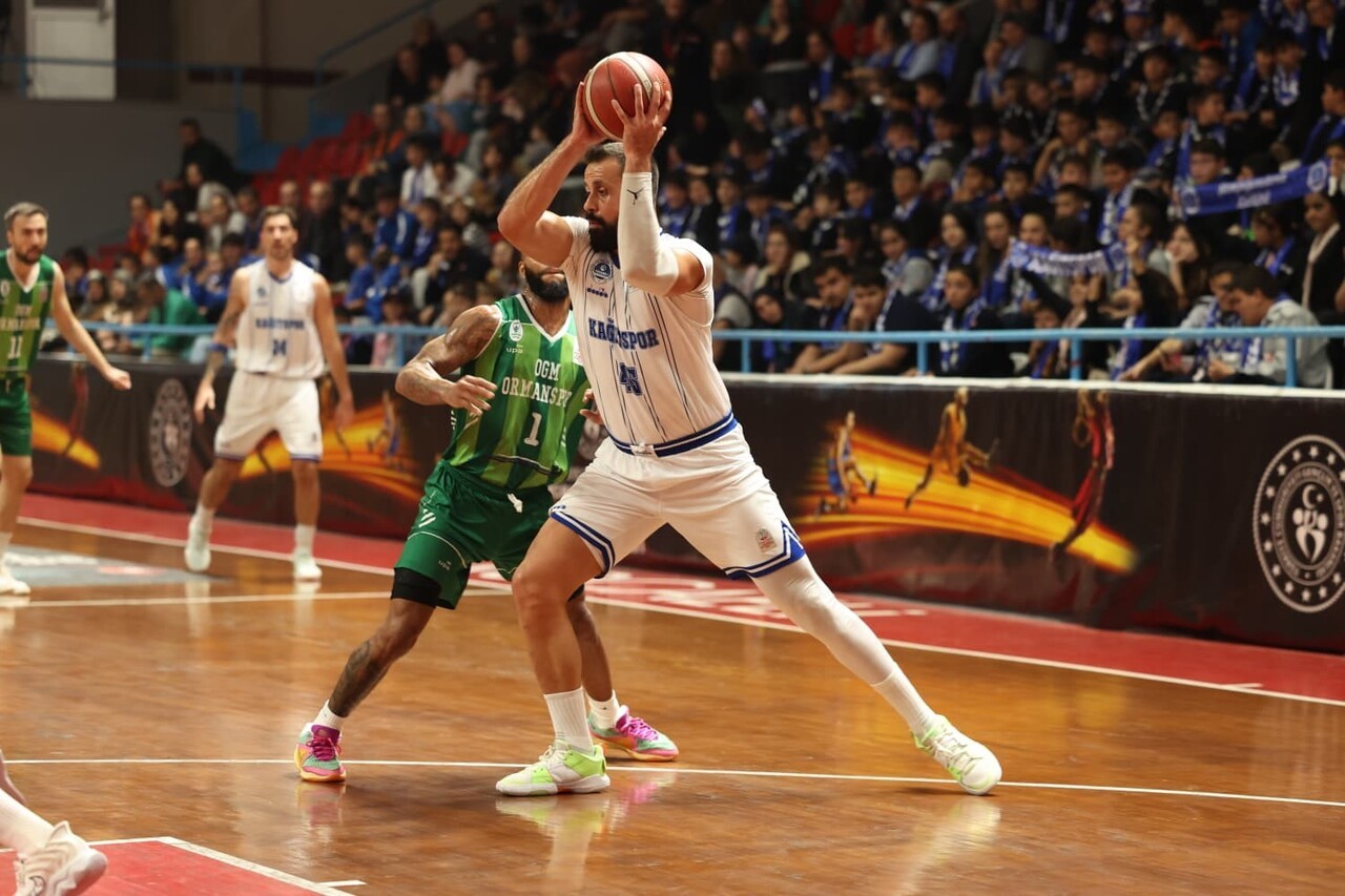 TÜRKİYE BASKETBOL LİGİ’NİN 12. HAFTASINDA KOCAELİ BÜYÜKŞEHİR BELEDİYE KAĞITSPOR KONUK ETTİĞİ OGM...