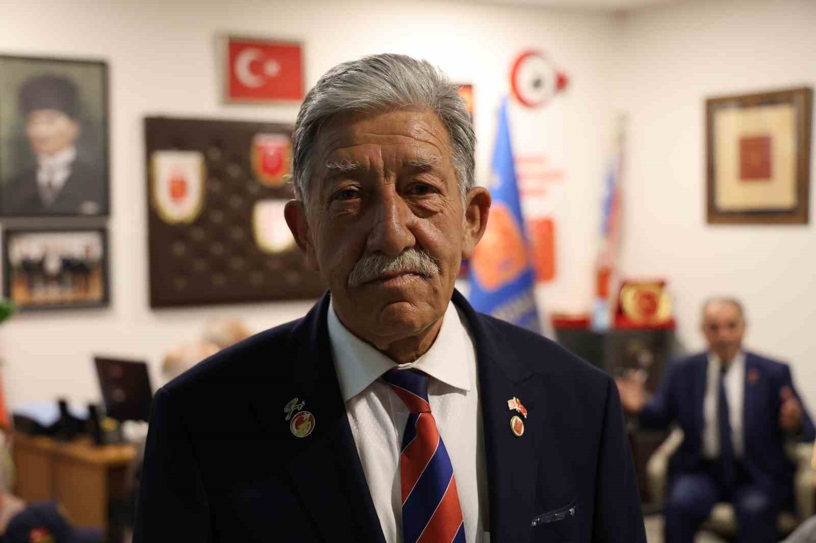 TÜRKİYE MUHARİP GAZİLER DERNEĞİ KIRŞEHİR ŞUBE BAŞKANI KEMAL PARLAK, 14 YILDIR SÜRDÜRDÜĞÜ BAŞKANLIK...