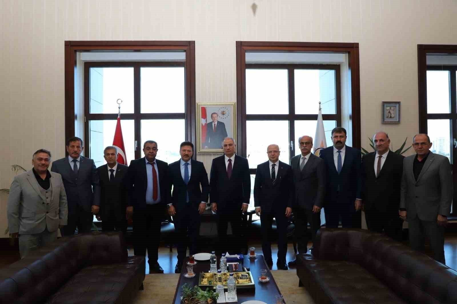 TÜRKİYE ŞOFÖRLER VE OTOMOBİLCİLER FEDERASYONU (TŞOF) GENEL BAŞKANI MEHMET YİĞİNER, TÜRKİYE'NİN...