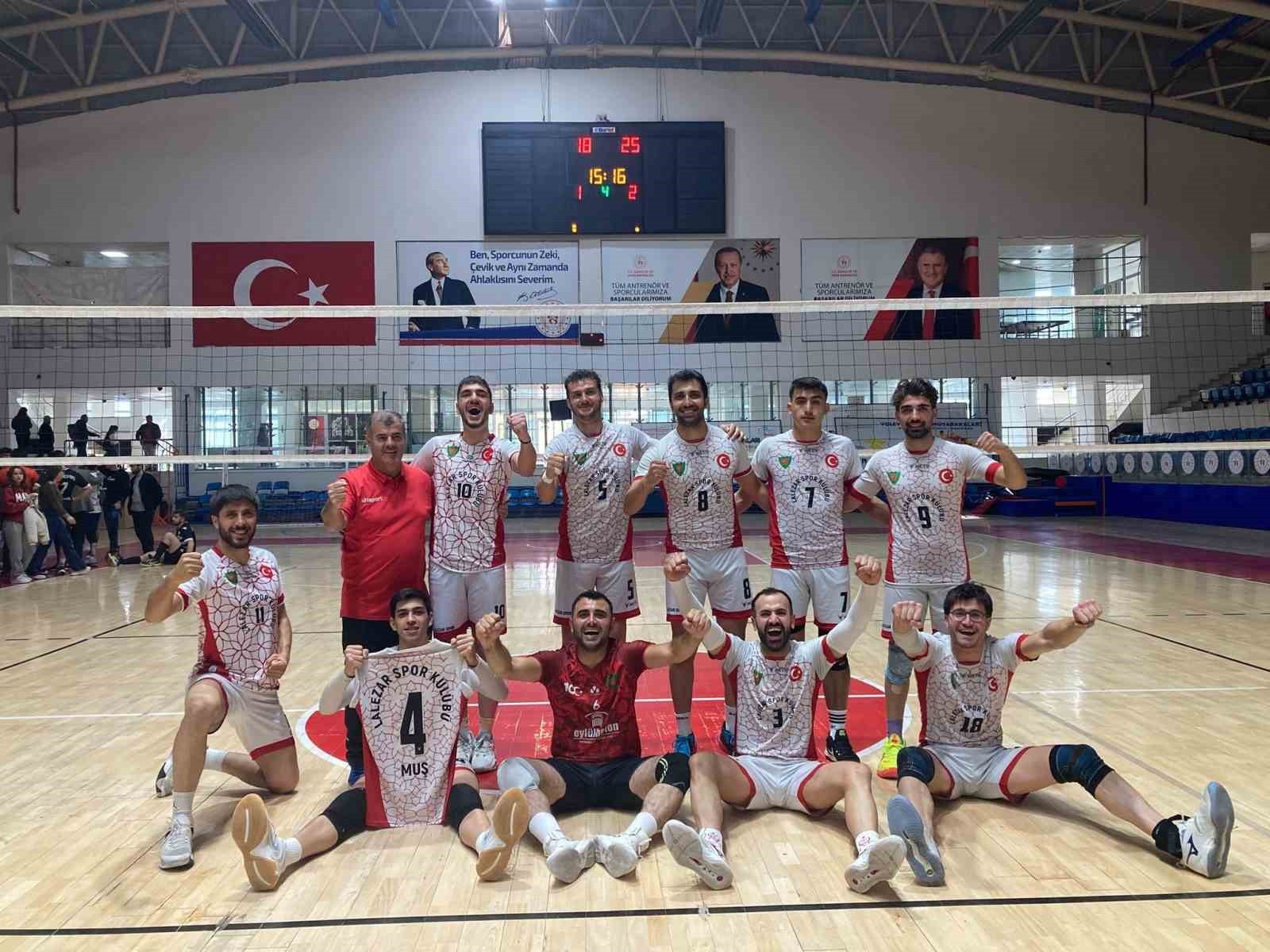 TÜRKİYE VOLEYBOL FEDERASYONU 2. LİG 5. GRUP’TA MÜCADELE EDEN MUŞ LALEZAR SPOR, HAKKARİ...
