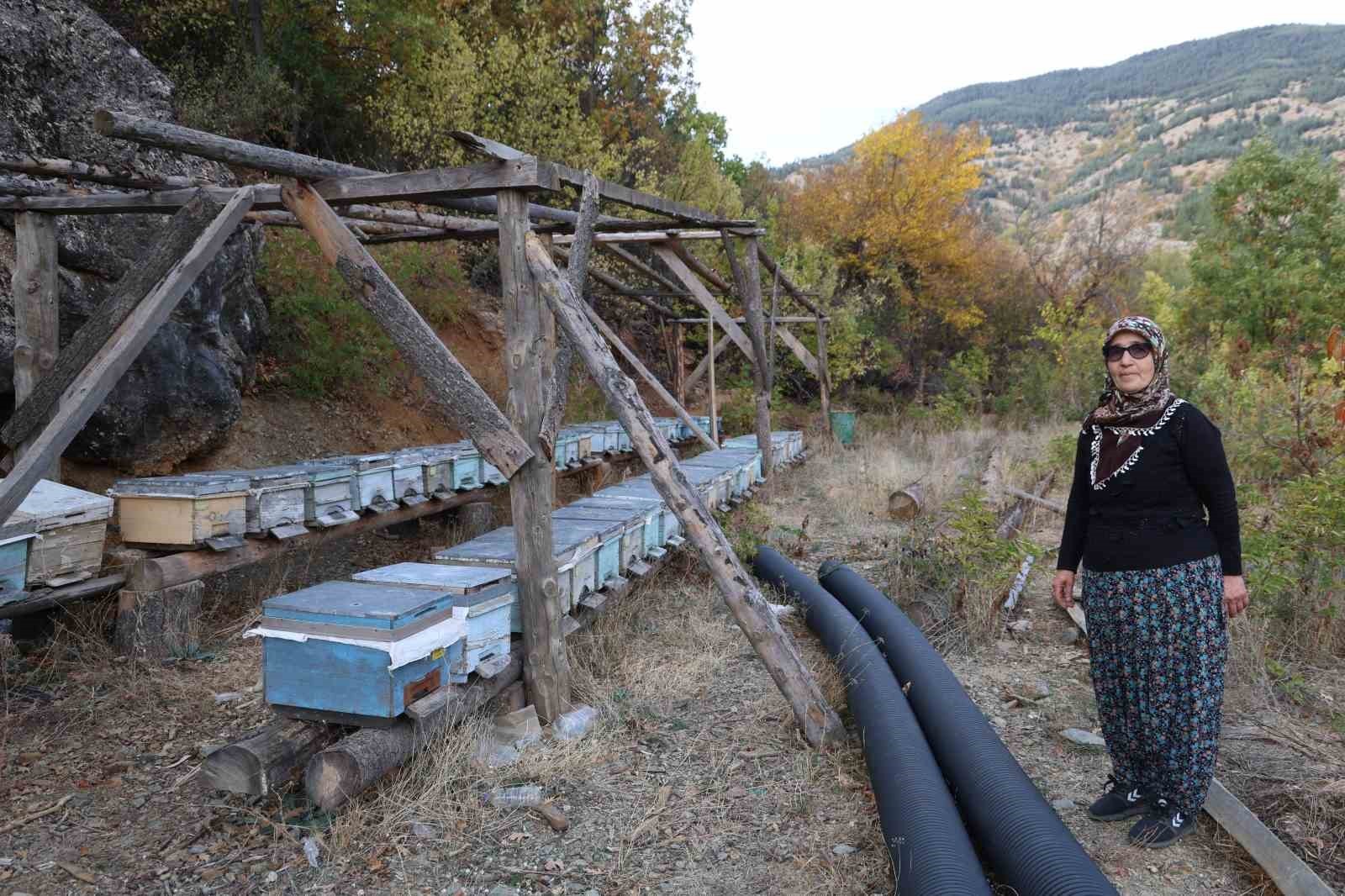 TÜRKİYE’Yİ ETKİSİ ALTINA ALAN PASTIRMA SICAKLARINDAN EN FAZLA ETKİLENEN KENTLERDEN ADANA’DA BAL...
