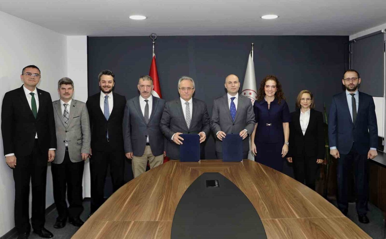 UEDAŞ İLE BURSA İL MİLLÎ EĞİTİM MÜDÜRLÜĞÜ, ÖĞRENCİLERİN MESLEKİ GELİŞİMİNİ DESTEKLEMEK VE EĞİTİMDE...